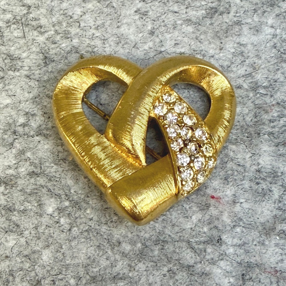 Monet Vintage Gold Tone Rhinestone‎ Heart Brooch Textured Pin Jewelry
